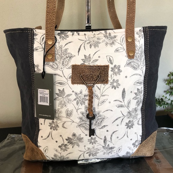 Myra Bag up cycled Canvas Tote Abstract Key C2019 - Picture 4 of 7